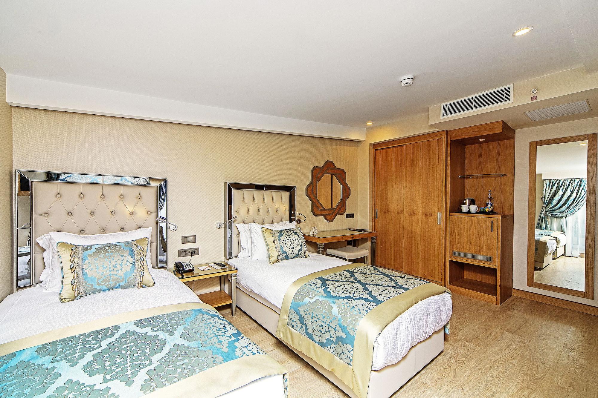 Отель Mukarnas Taksim 3*
